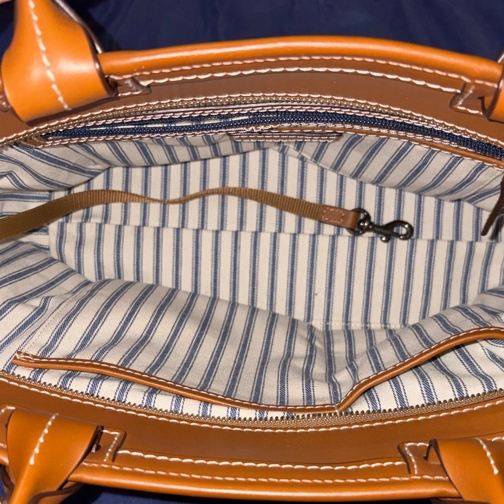 NWOT Dooney & Bourke Beacon Zip Tote Bag with Dust Bag - Picture 4 of 7
